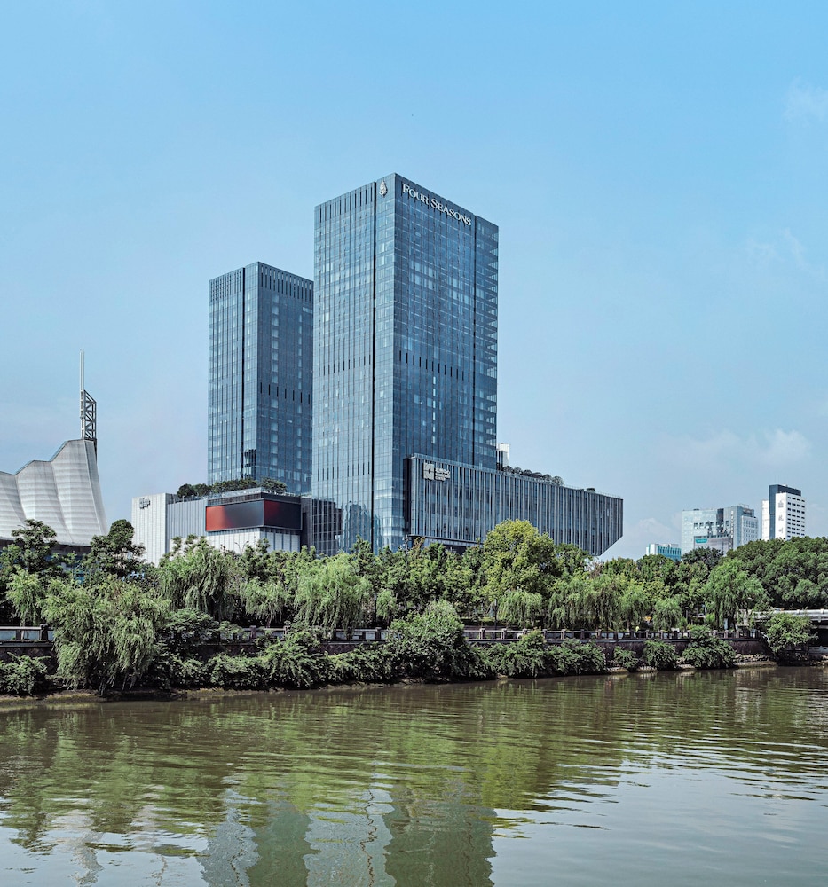 Four Seasons Hotel Hangzhou at Hangzhou Centre 51/55