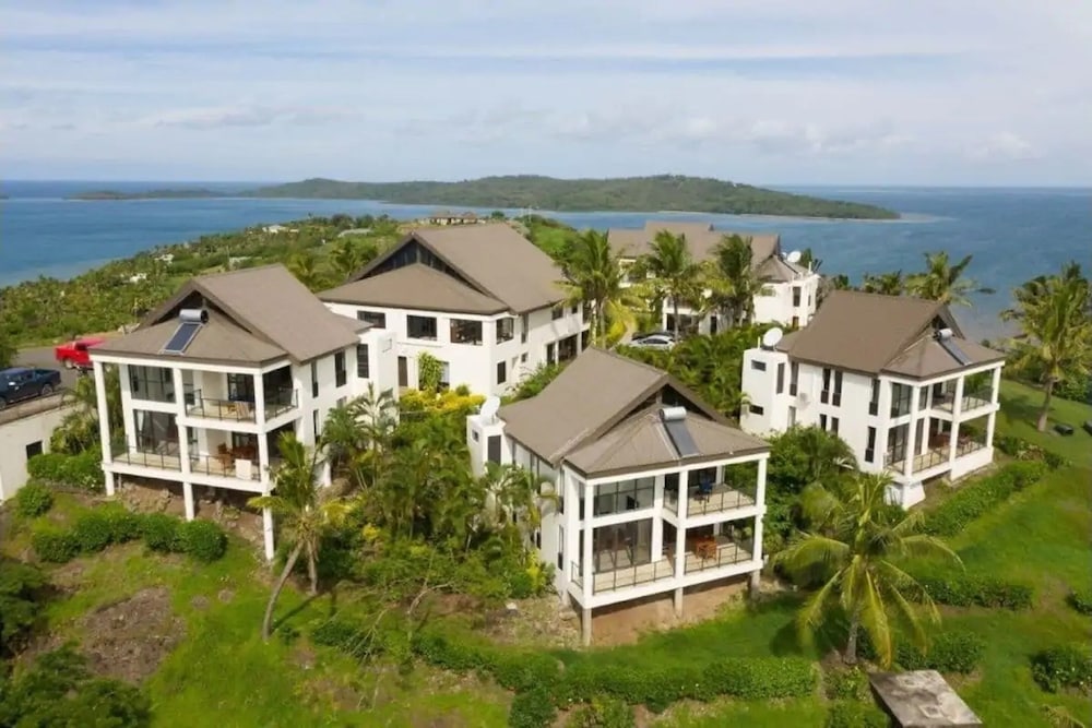 Dreamview Villas 8/60
