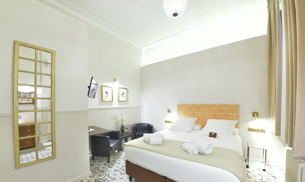 MIHLTON BARCELONA 26/71