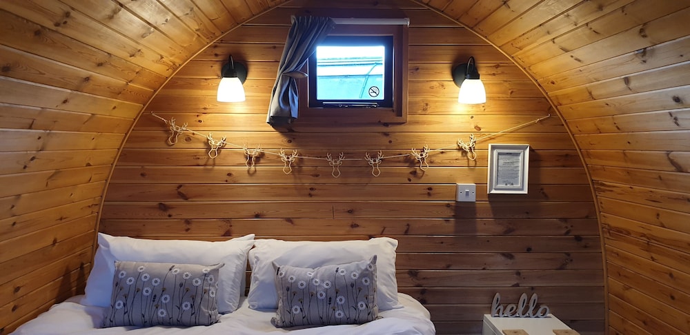 The Little Hide - Grown Up Glamping 26/50