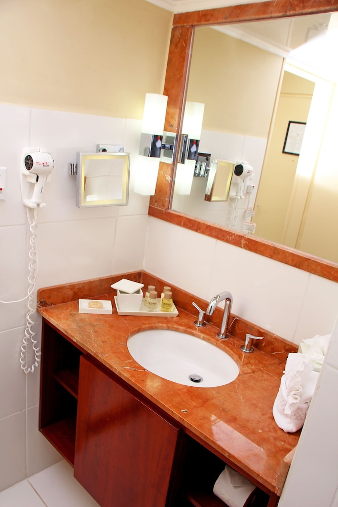 TRYP by Wyndham Aruba Adults Only Hotel 75/75