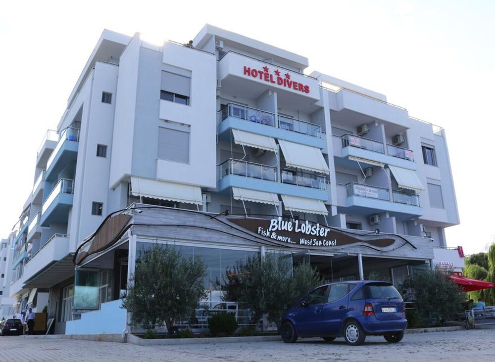 Divers Hotel 3/43