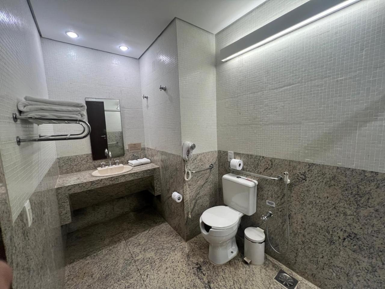 Garden Hill Hotel e Golfe 52/55