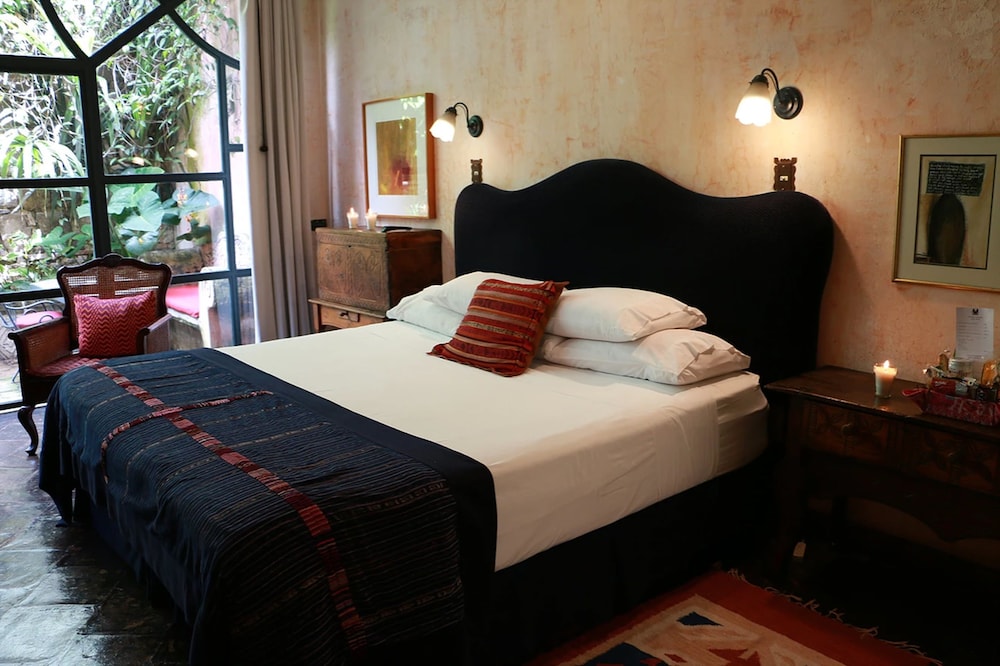 MASTER, SUITE
