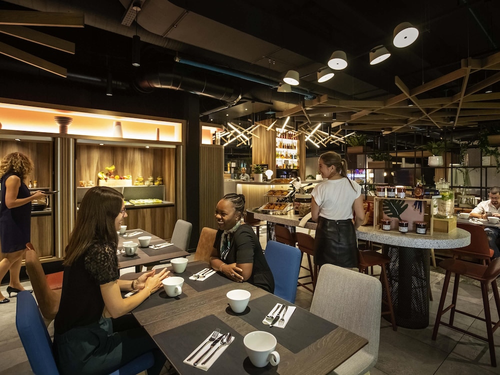 restaurant cafeteria