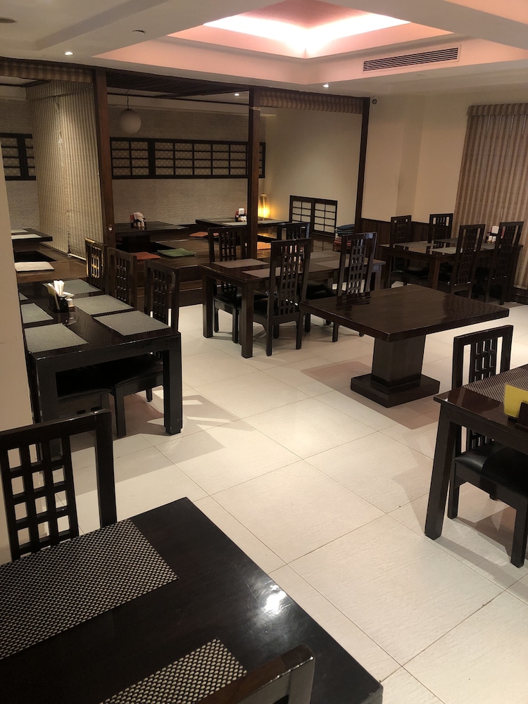 Avalon Courtyard Residence 27/31