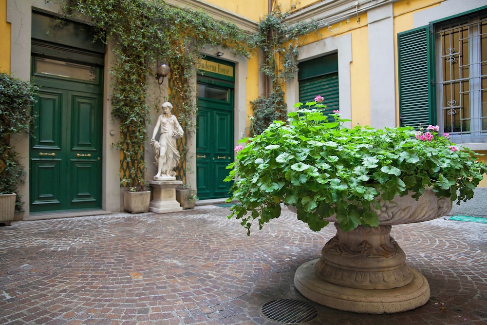 Cadorna House 40/50