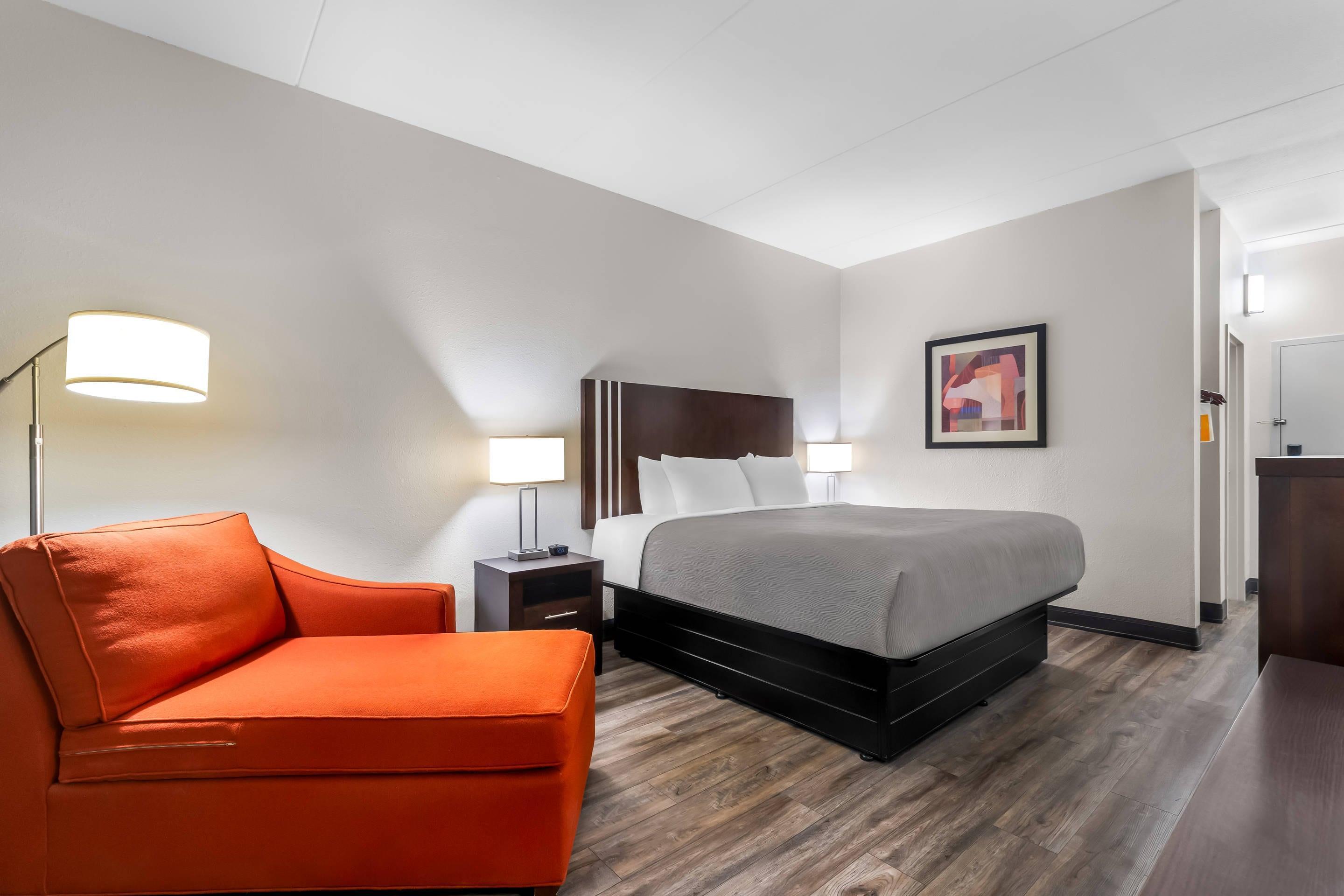 ROOM, KING BED