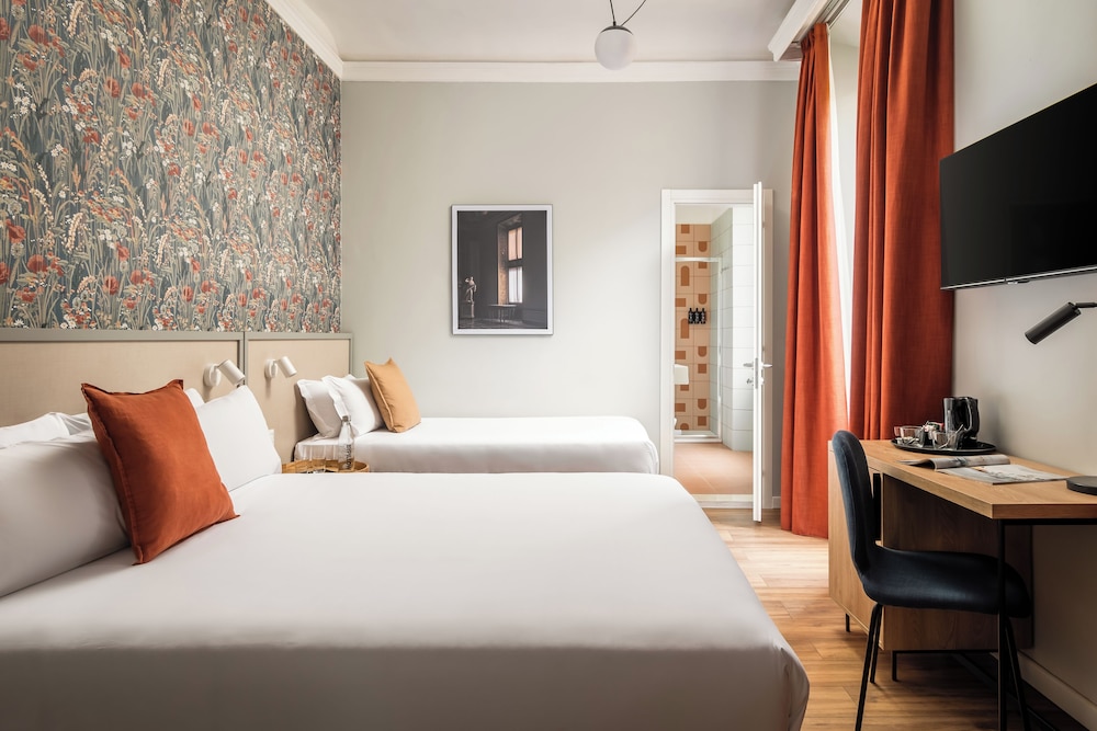 Room, Triple, 1 Queen and 1 Single Bed