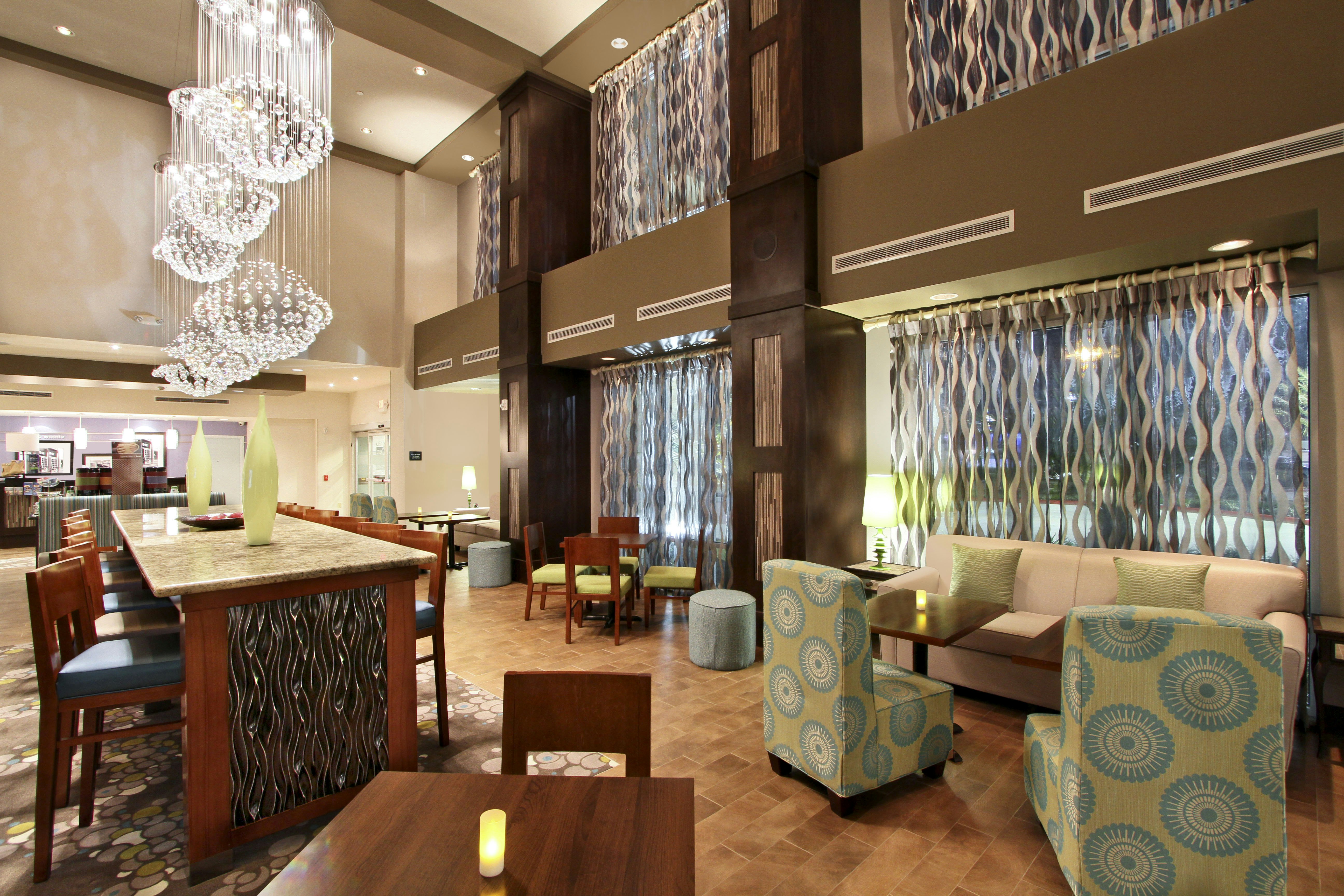 Hampton Inn And Suites Winnie 35/46