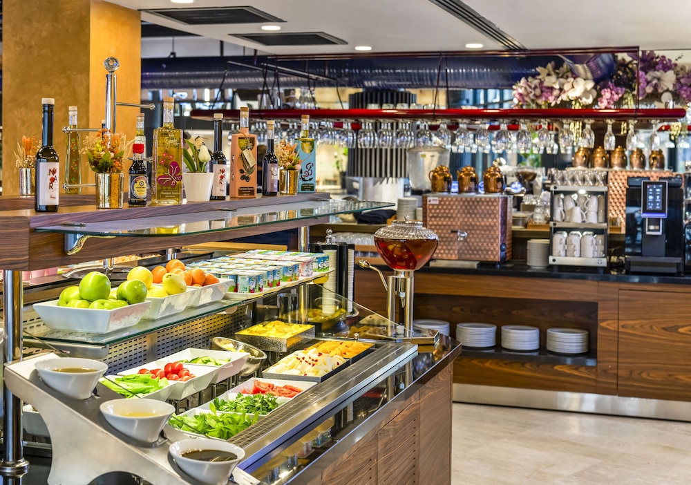 Crowne Plaza Istanbul Tuzla Viaport Marina 60/82