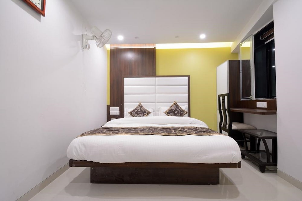 HOTEL ONE UP 30/69