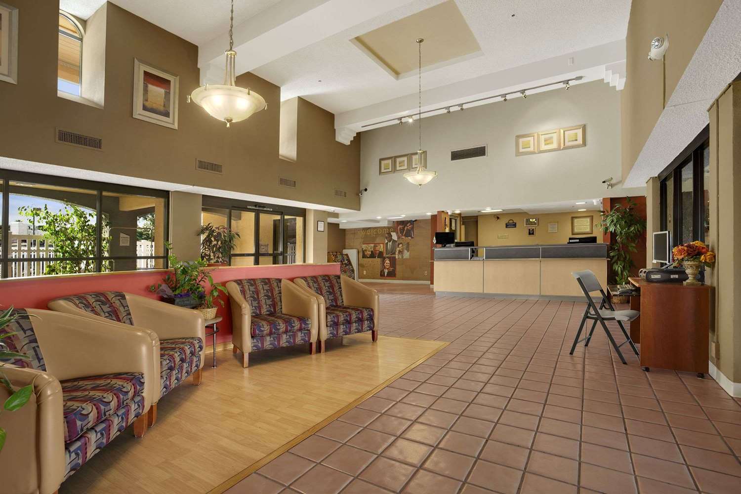 Days Inn by Wyndham Buena Park 12/34