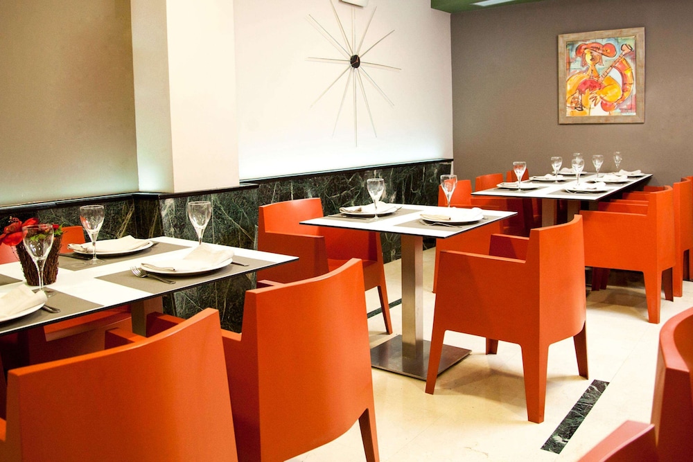 Hotel Sercotel Tres Luces 61/62