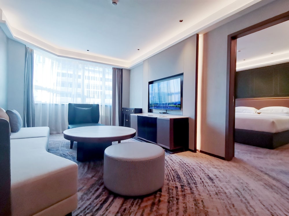 Shanghai Hotel 30/50