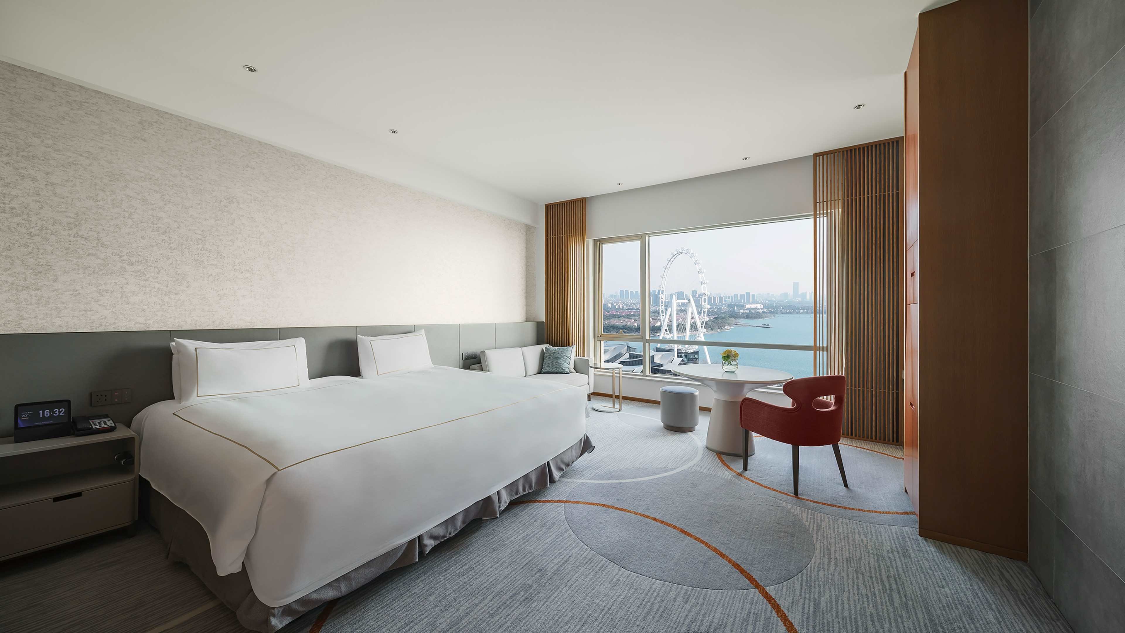 Premium, King Bed, High Floor