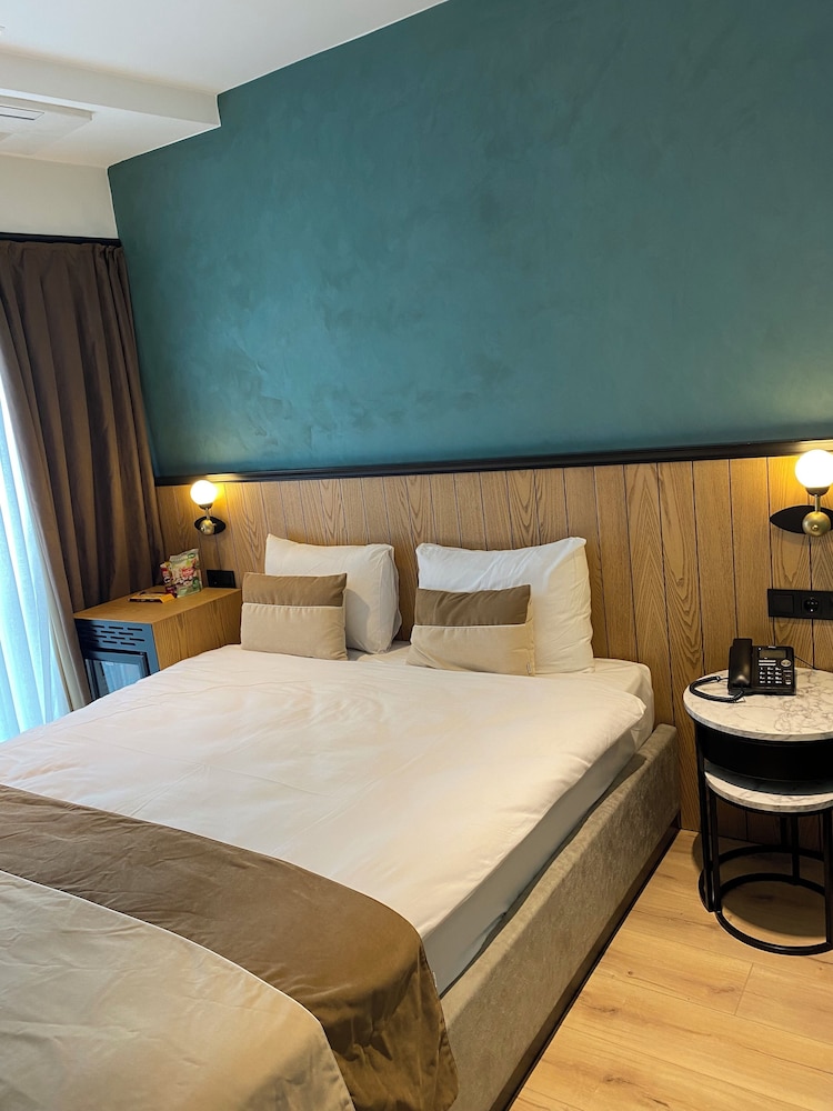 Fragments Hotel 32/51