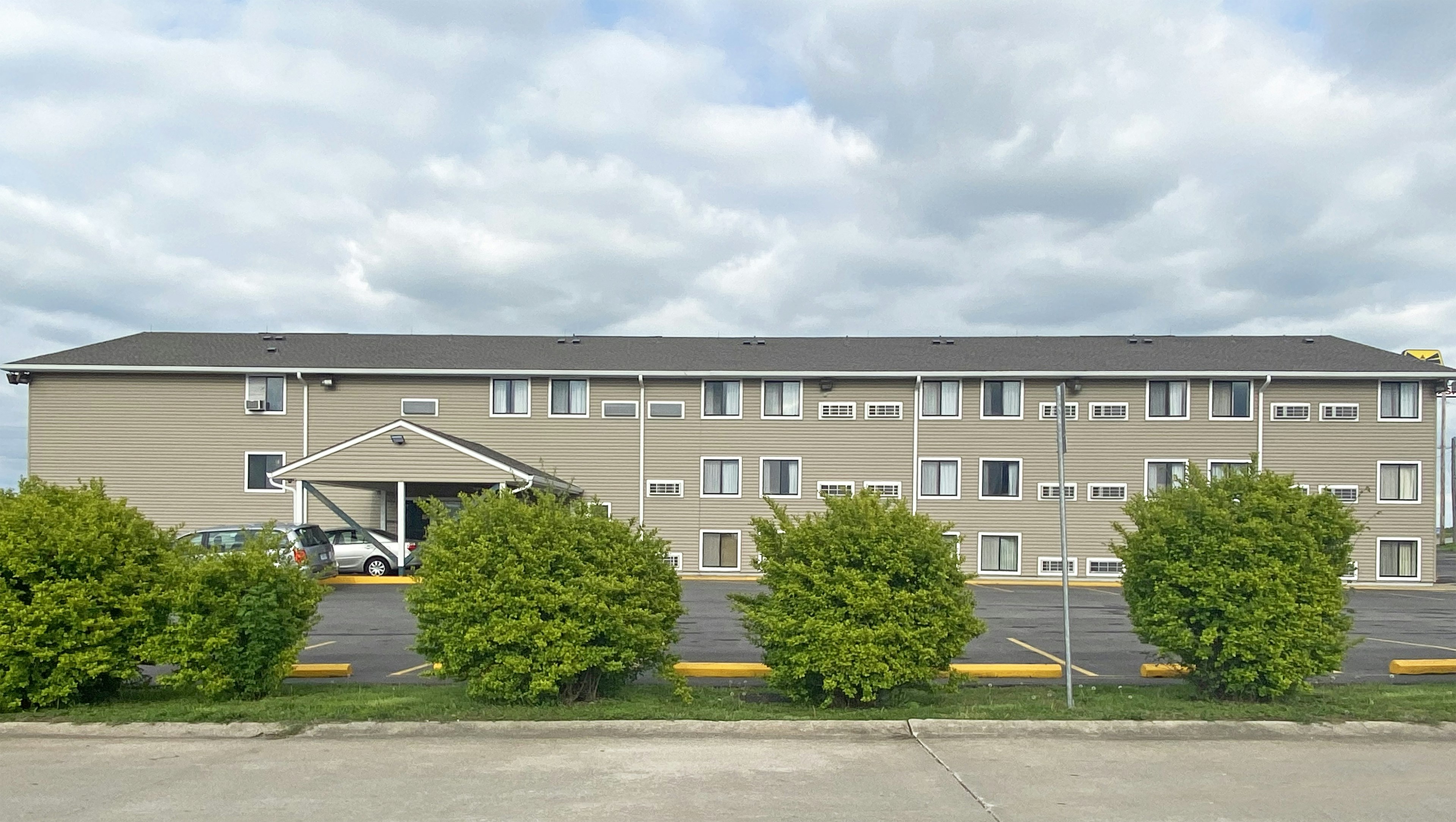 OAK GROVE INN 2/31