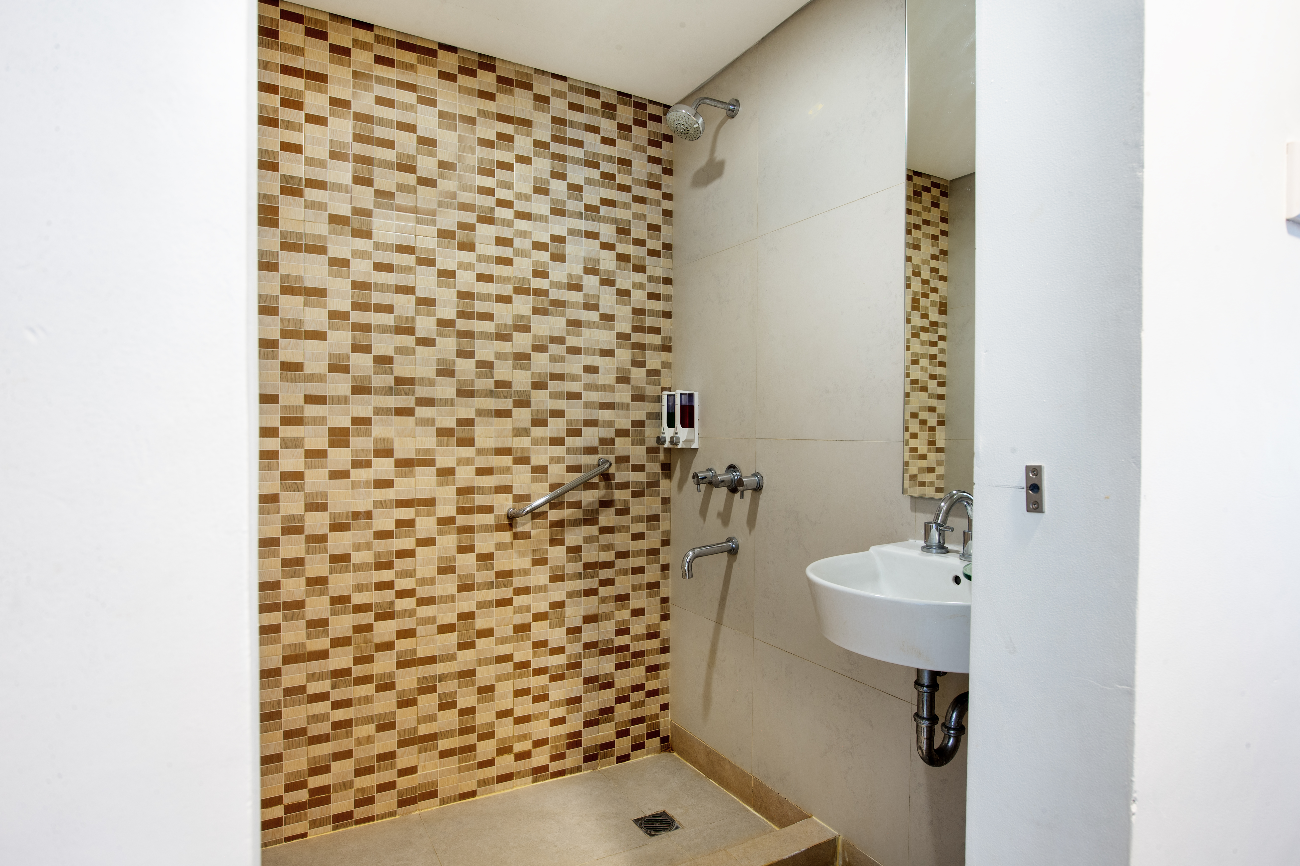 Carani Hotel 18/18
