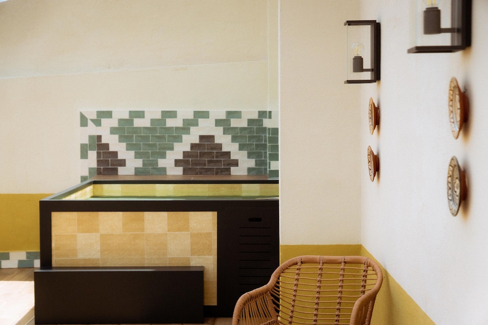 Hotel Abril 5/50