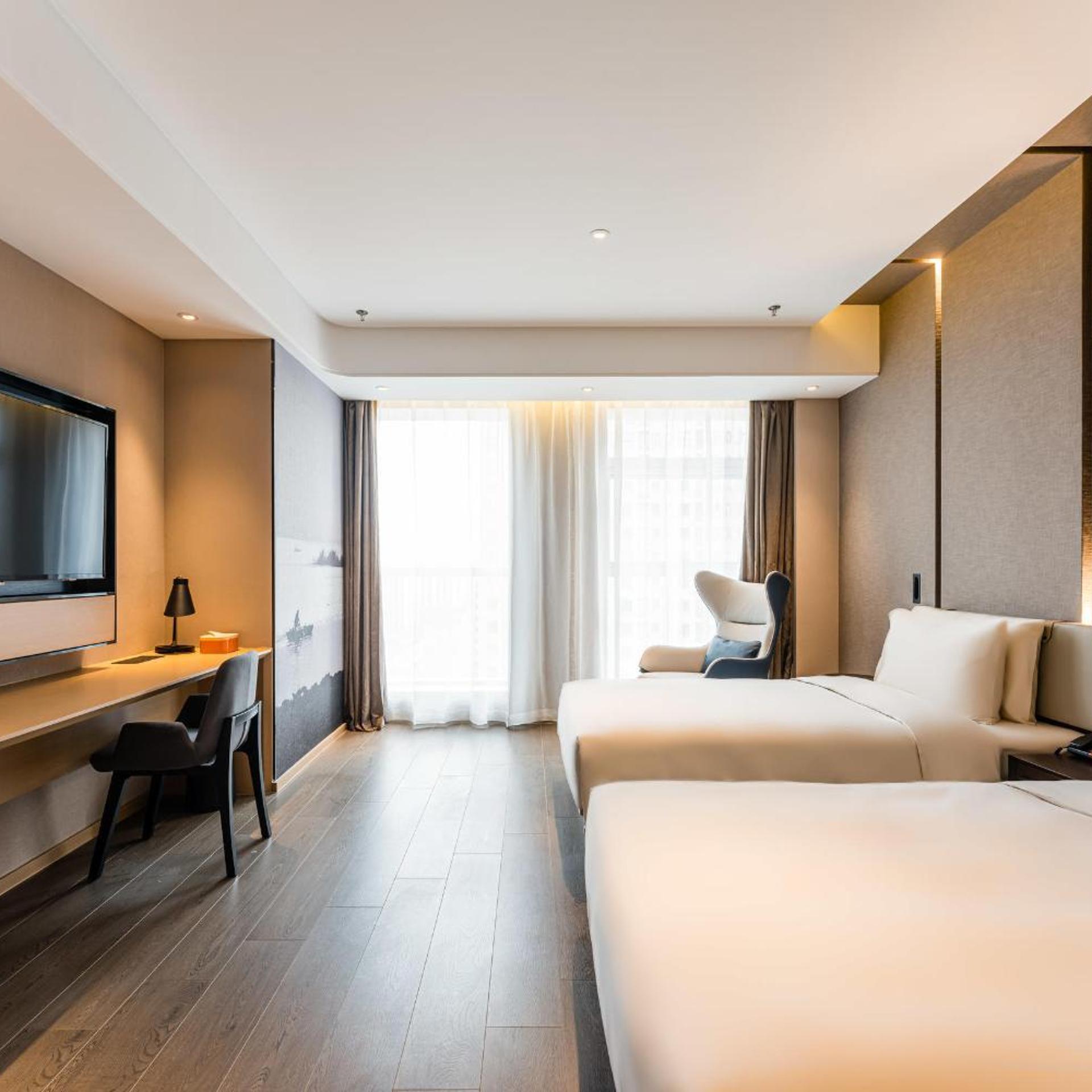 Atour Hotel (Xuzhou Yunlong CBD) 8/26