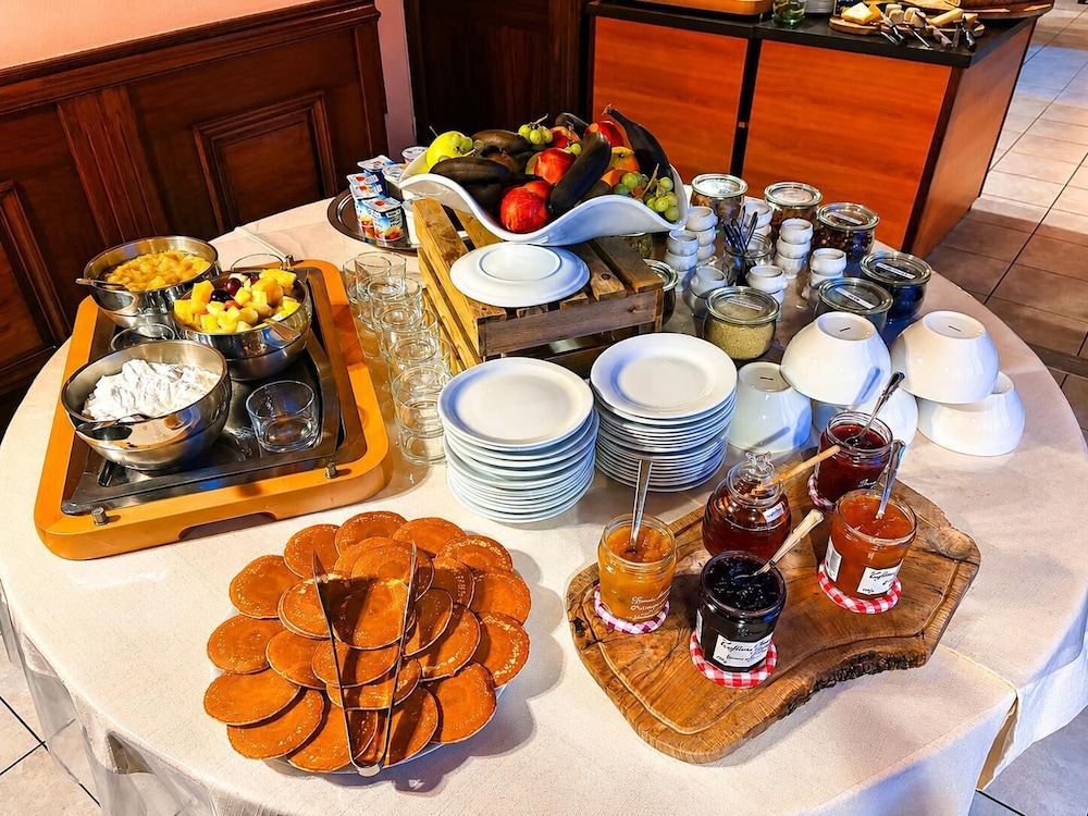 Logis Hotel Sully Le Château 29/49