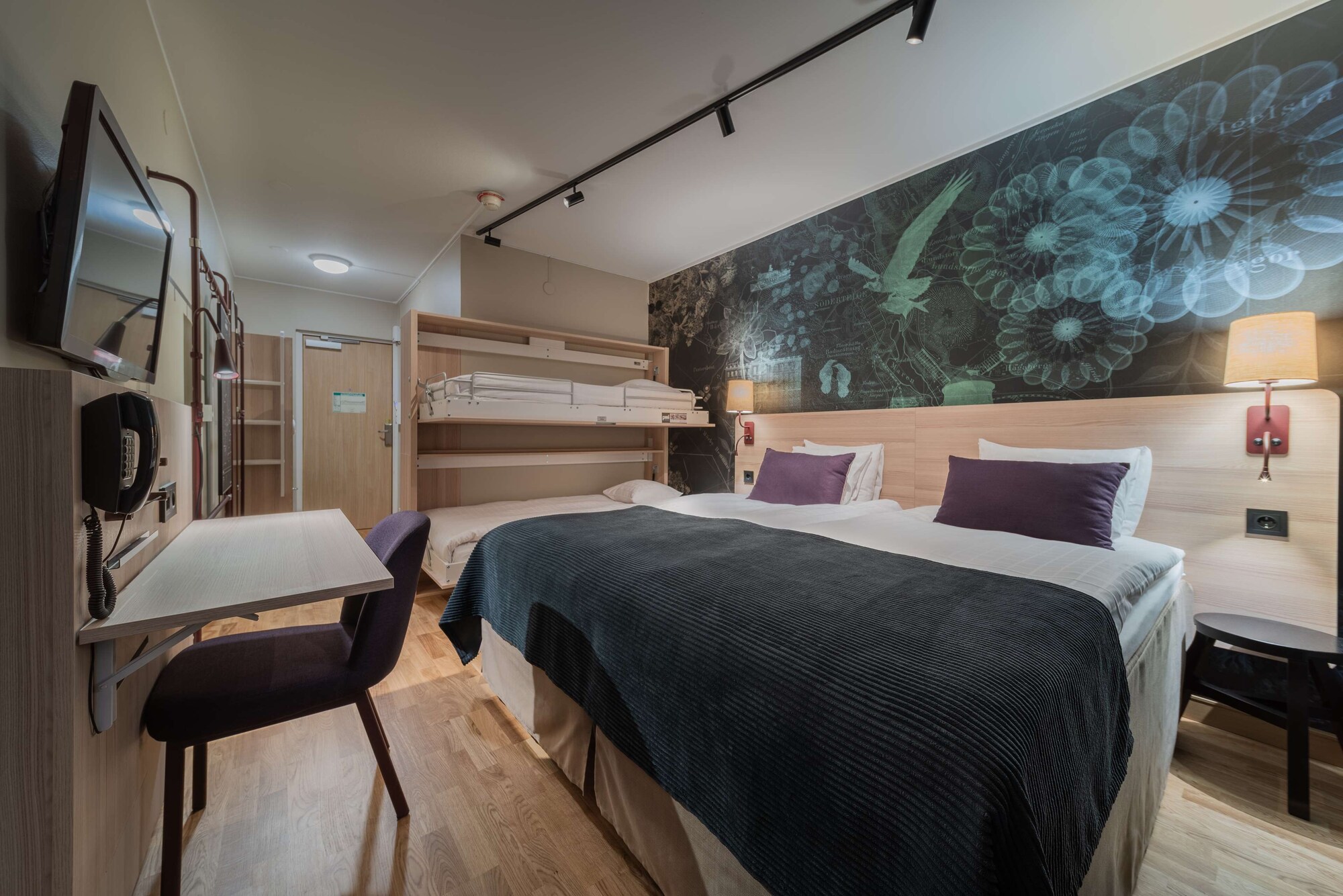 Family 4, Twin Beds, Bunk Bed