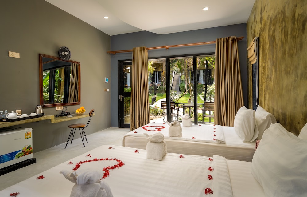 Koh Rong Hill Beach Resort 35/63