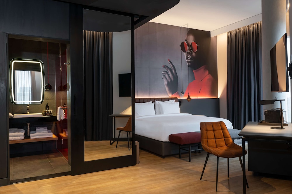 Radisson RED Hotel, Johannesburg Rosebank 21/75