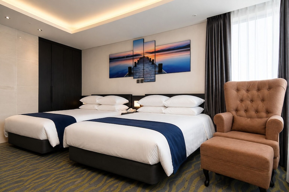 Gloucester Hotel Jeju 36/57