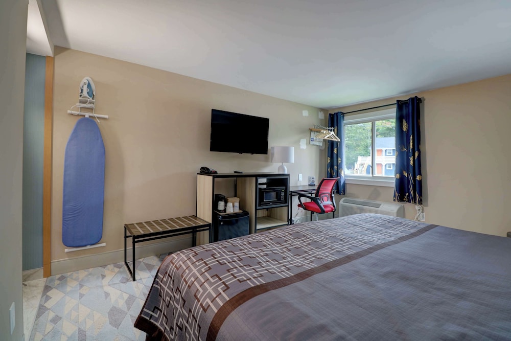 Yankee Clipper Inn, SureStay Collection by Best Western 32/50