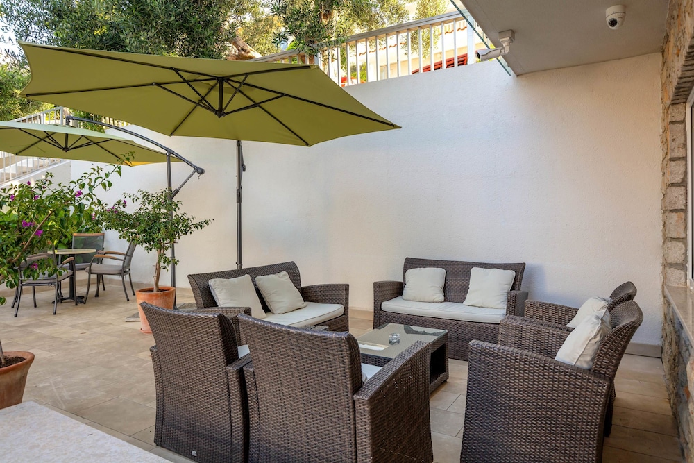 Pharia Aparthotel 35/61