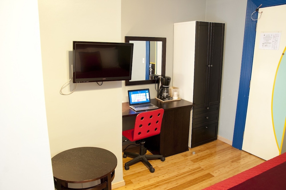 Ponce De Leon Hotel 40/50