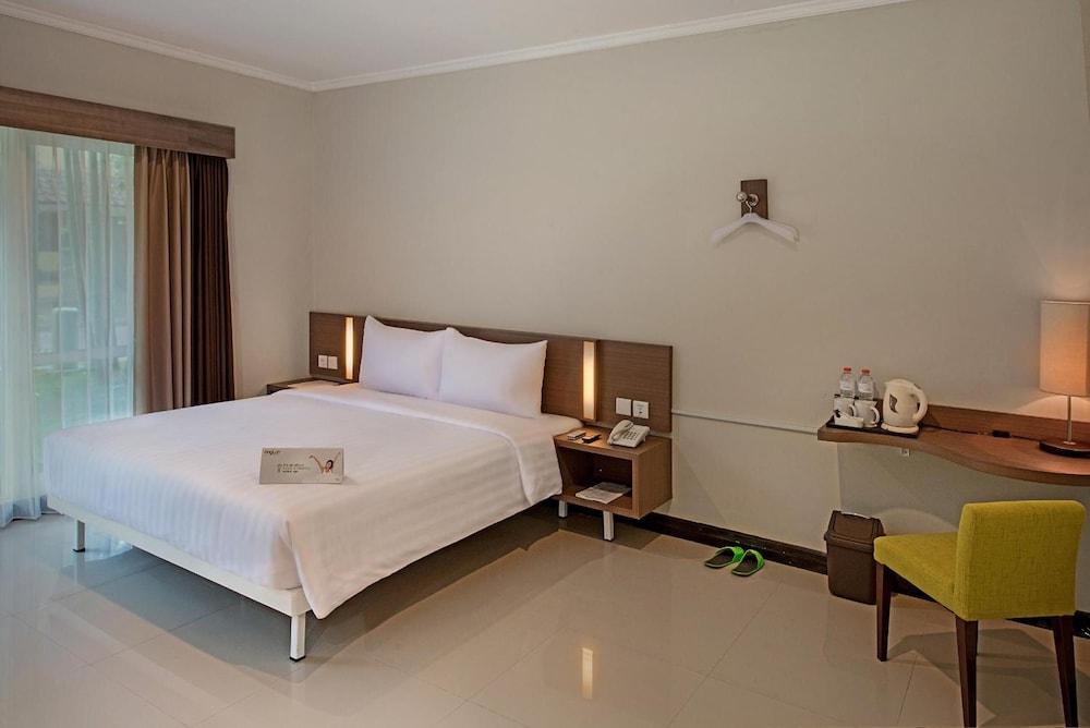 WHIZ PRIME HOTEL DARMO HARAPAN SURABAYA 7/26