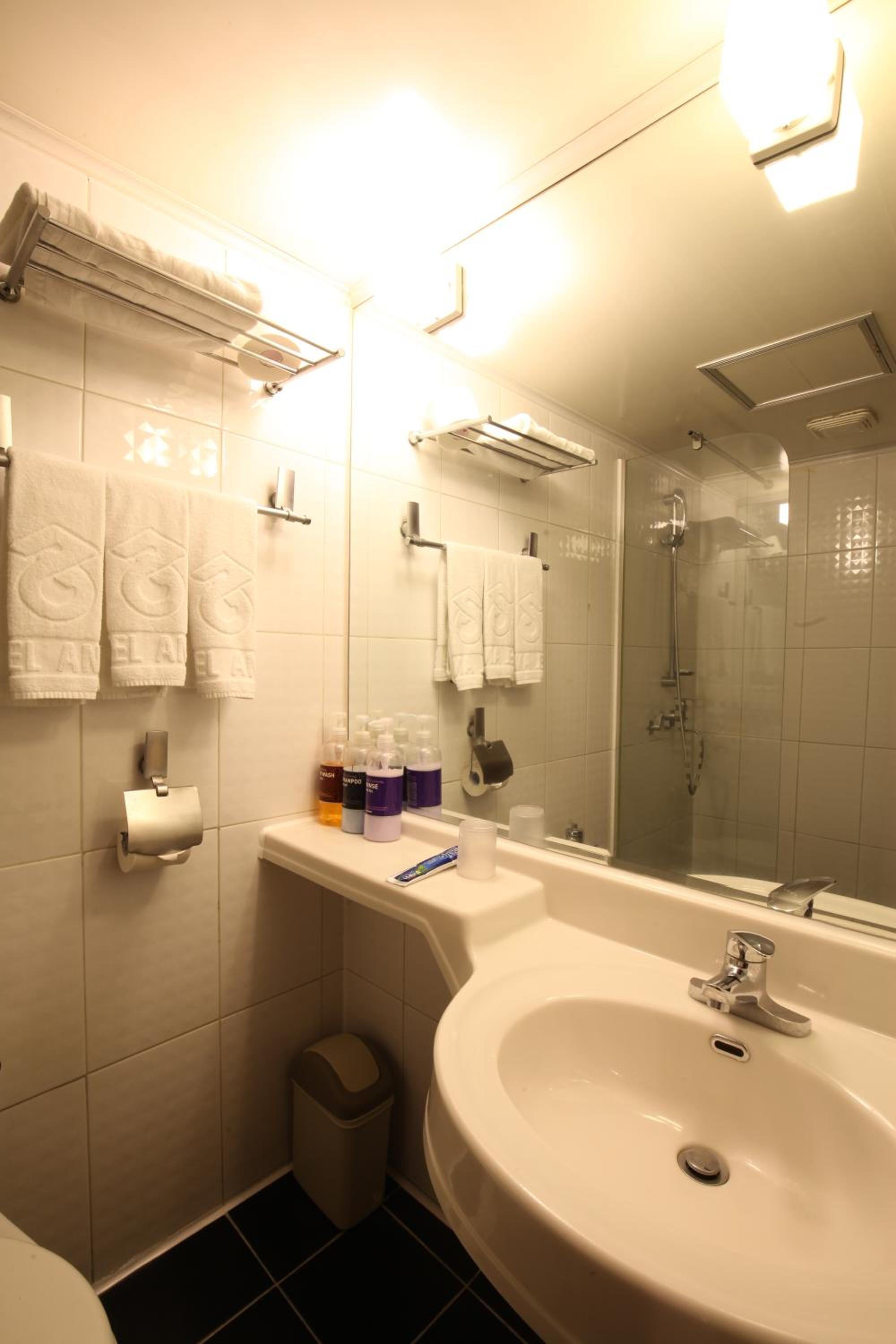 غرفة قياسية بسريرين منفصلين، Hotel Angel 6/7