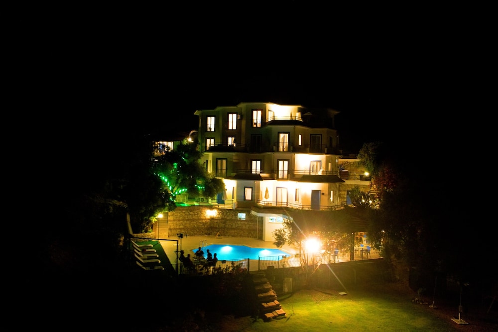 LAVANTA HOTEL TURUNC 8/73