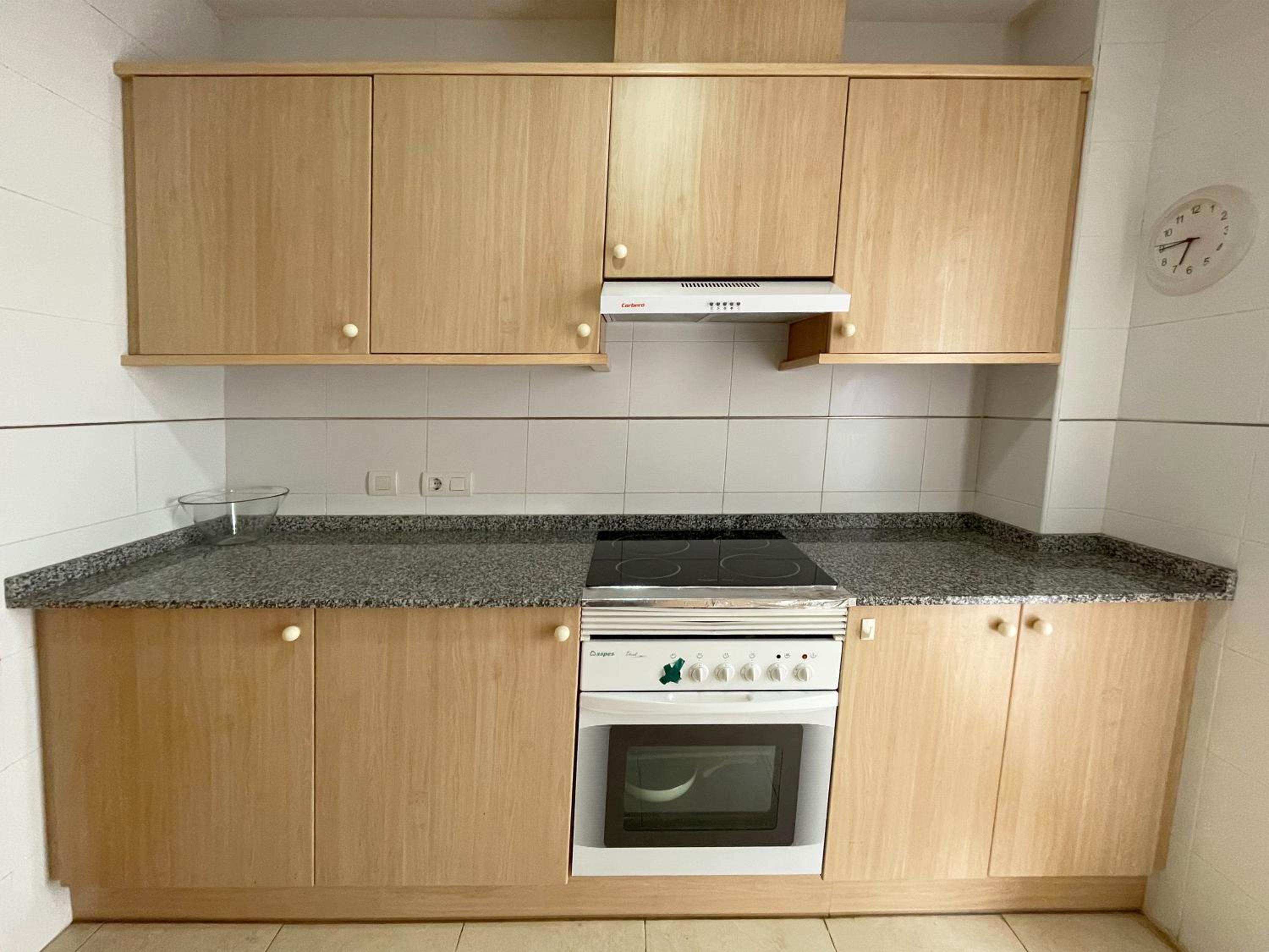 APARTAMENTOS LOS ALMENDROS 3000 4/26