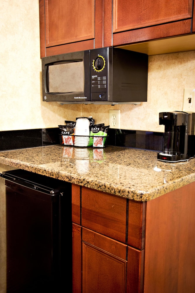 Best Western Plus Weston Inn 35/38