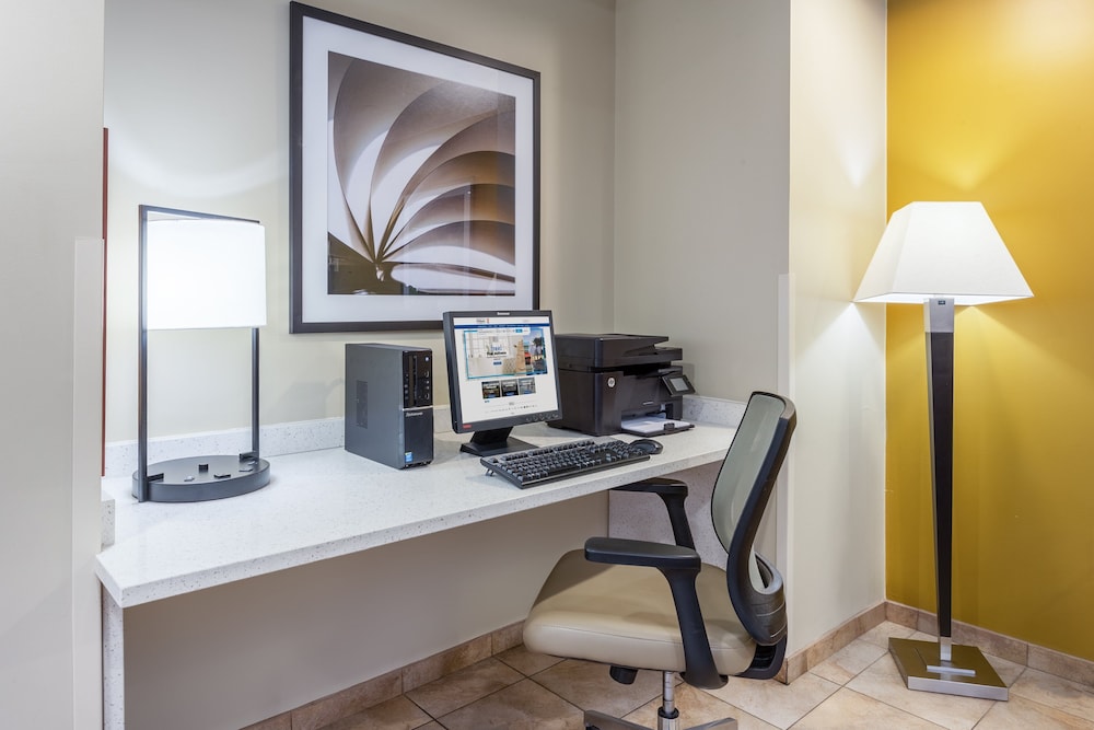 CANDLEWOOD SUITES AURORA- NAPERVILLE 40/51