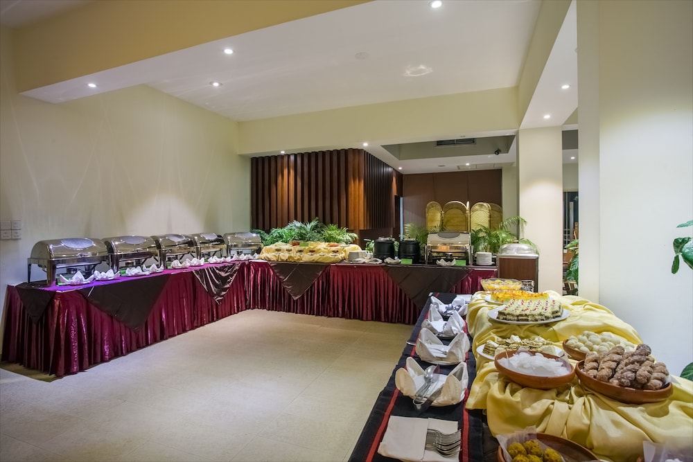 Hotel Grand Park Barisal 49/54
