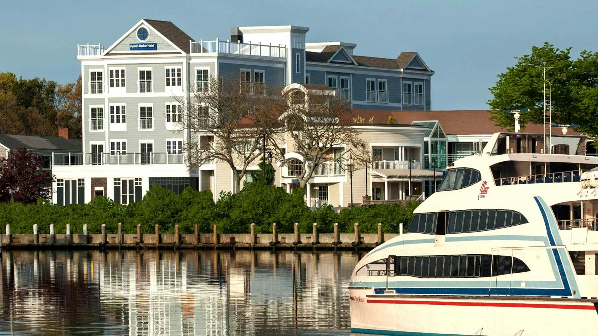 Hyannis Harbor Hotel 32/33