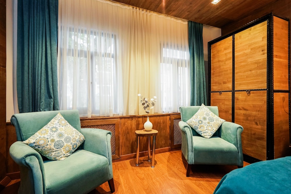 Cube Suites 84/100