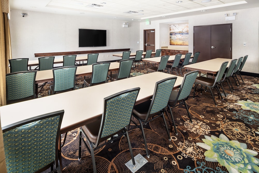 Hampton Inn & Suites Portland/Hillsboro-Evergreen Park 42/46