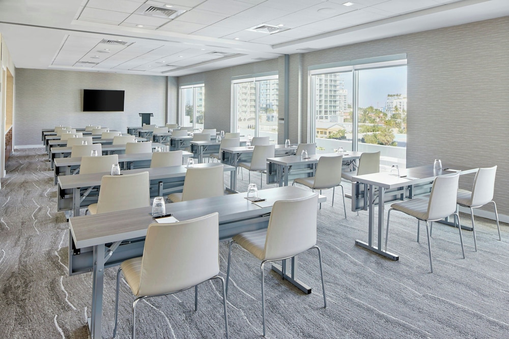 AC Hotel by Marriott Fort Lauderdale Beach 35/47