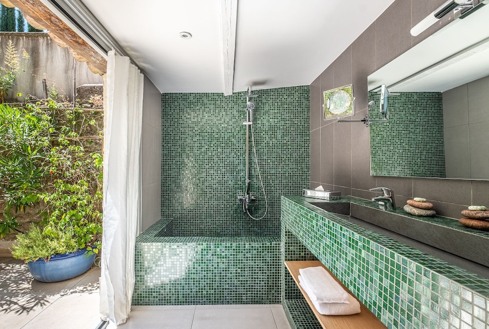 Boutique Hotel Entraigues 23/61