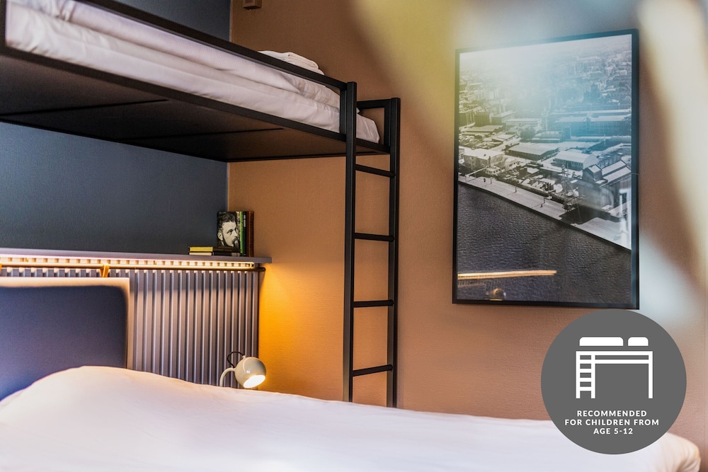 Pier 5 Hotel 37/64