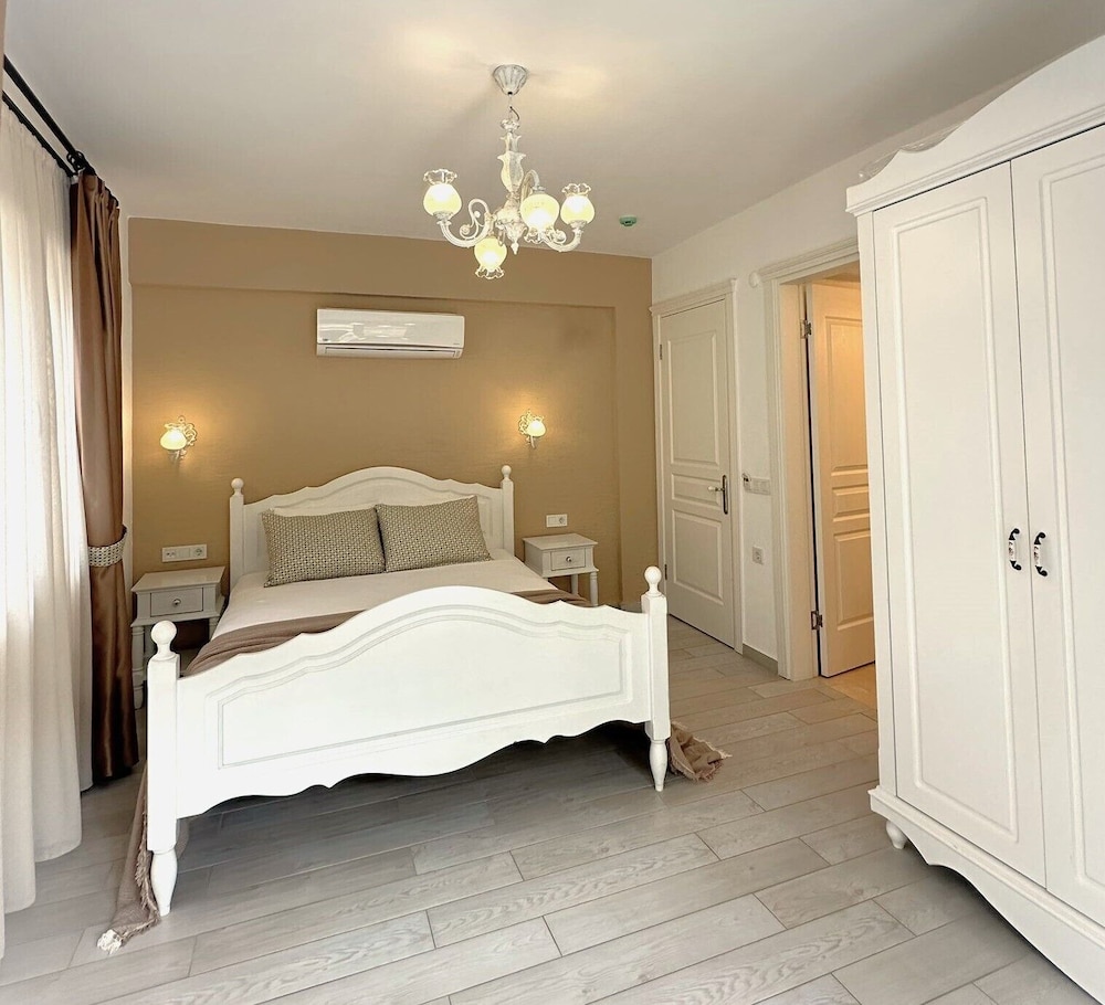 Selin Hotel 10/50