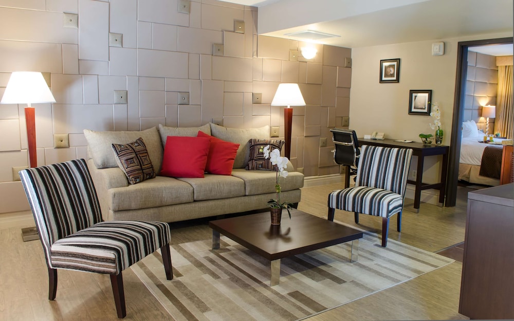 DoubleTree Suites by Hilton Tucson Airport 37/67