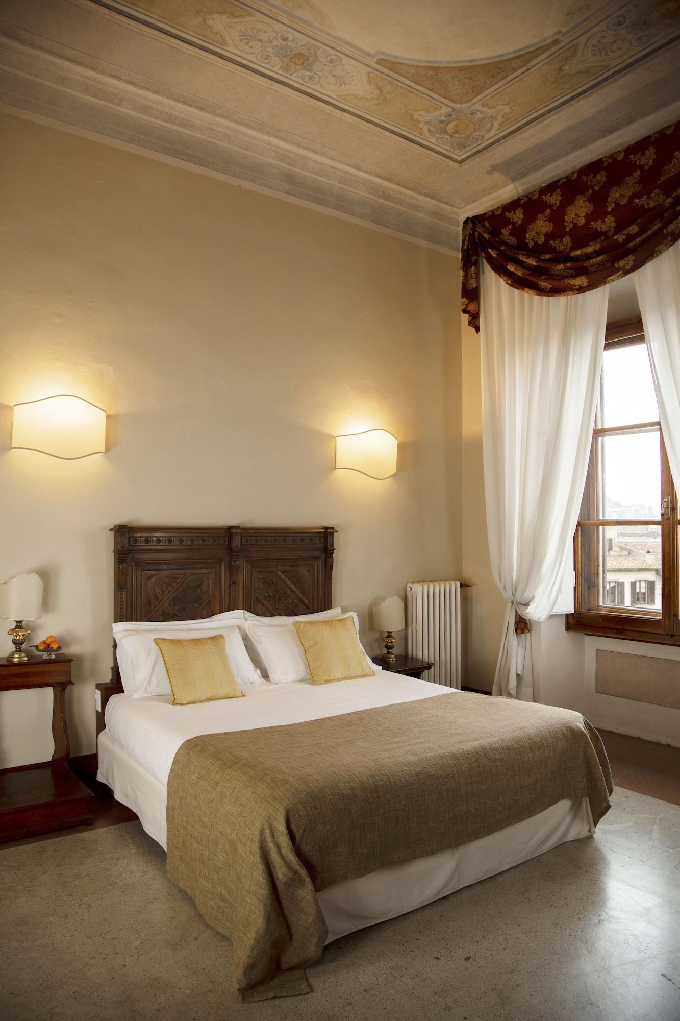 Deluxe, Double Bed