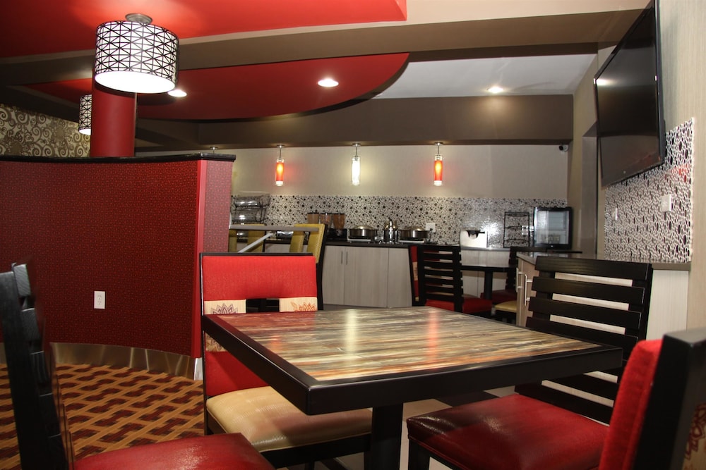 Best Western Plus Jackson Downtown-Coliseum 28/33
